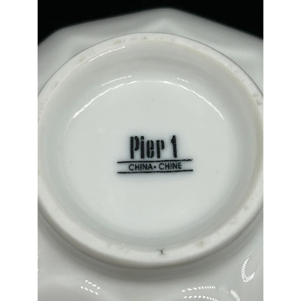 Pier 1 White Porcelain Lotus Flower Petal Ribbed Bowls Set of 2 Minimalist 5.5in